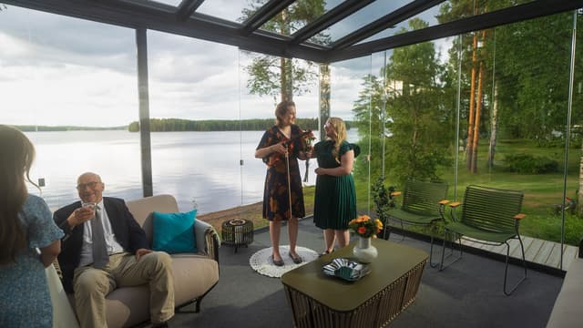 lumon terassilasituksen ansiosta nautit luonnosta säällä kuin säällä.