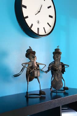 Koriste-esineiden asettelu