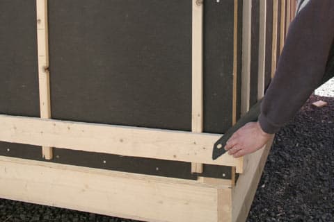 <p data-block-key="2ho89">Alimmainen vaakakoolaus aloitetaan n. 100 mm ylempää kuin tuulensuojalevyn alareuna.</p>