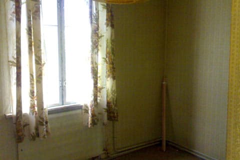 <p data-block-key="4kswf">Makuuhuone ennen kunnostusta.</p>