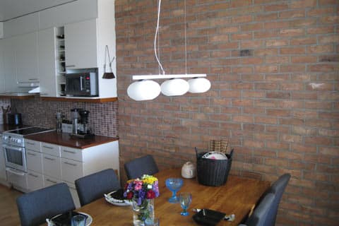 Tiililaatoilla uusi ilme kerrostalokolmioon