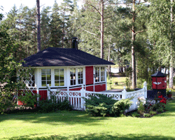 <p data-block-key="c75gi">Tarkista pihan rakennukset Kuva: Jalotakka</p>