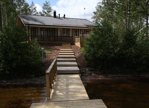 <p data-block-key="04n7z">Kohde 8; mökki maisemassa, veden äärellä</p>