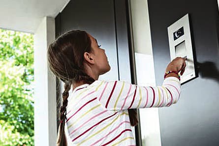 ABB Welcome ovipuhelinjärjestelmä käytössä.