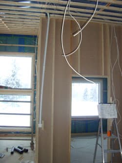 <p data-block-key="vocl5">Keskuspölynimuri Puzer Ainon vedot jäävät piiloon seinien sisään. Pakkasen paukkuessa ulkona, edetään kohteen sisätöissä kohti kevättä ja tulevaa muuttoa.</p>