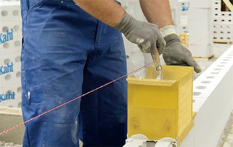 Väliseinän teko Kahi-harkolla säästää laastiakin