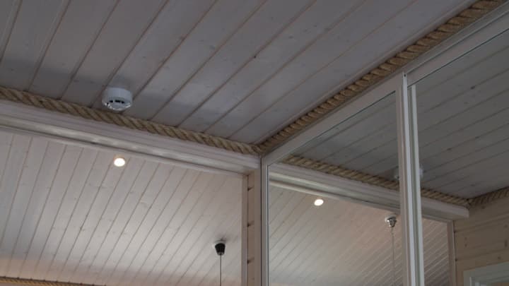 <p data-block-key="06m6i">Listat voi halutessaan korvata myös köydellä.</p>