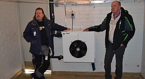 Raikkaat pyykit kuivaushuoneesta kotiin