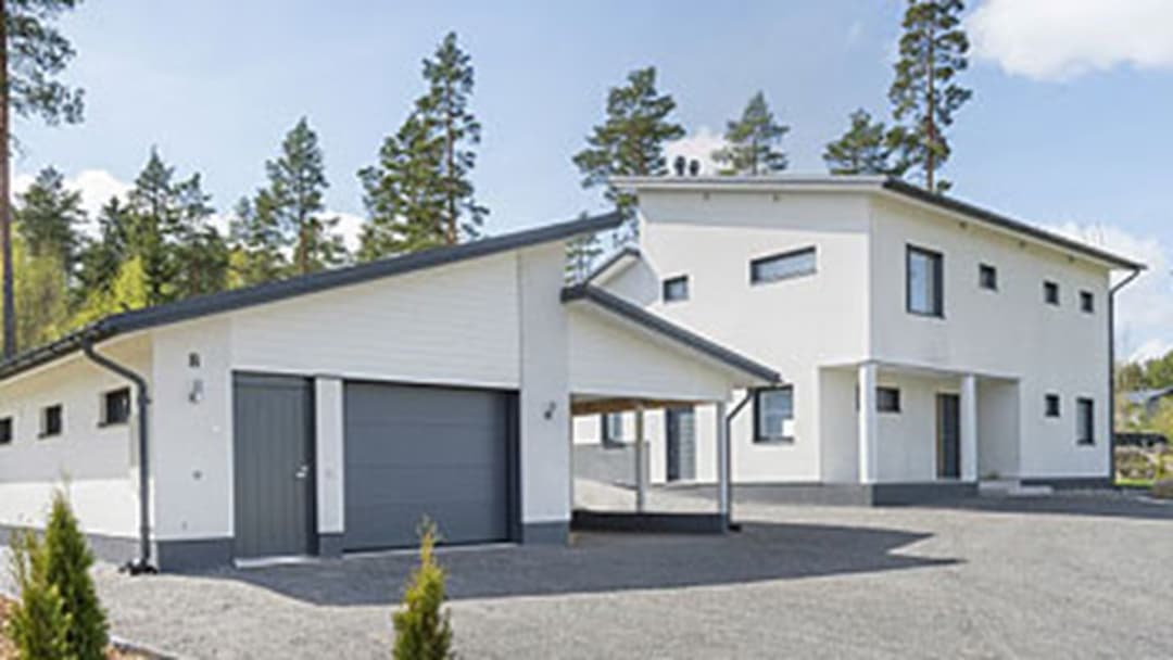 Mäkisen Kastelli talo rakennettiin rinteeseen