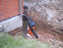 Sadevesi- ja salaojajärjestelmät kuntoon sekä kotona että mökillä