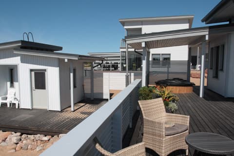 <p data-block-key="59dx9">Kylpytynnyri on sijoitettu katoksen alle. Klikkaa kuvaa niin näet sen suurempana.</p>