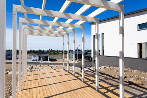 <p data-block-key="9plmf">Pergola tarjoaa mahdollisuuden moneen. Klikkaamalla kuvaa näet sen suurempana.</p>