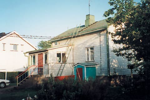 <p data-block-key="ggo9a">Rintamamiestalot muistuttavat toisiaan. Rintamamiestalo ennen remontin alkua...</p>