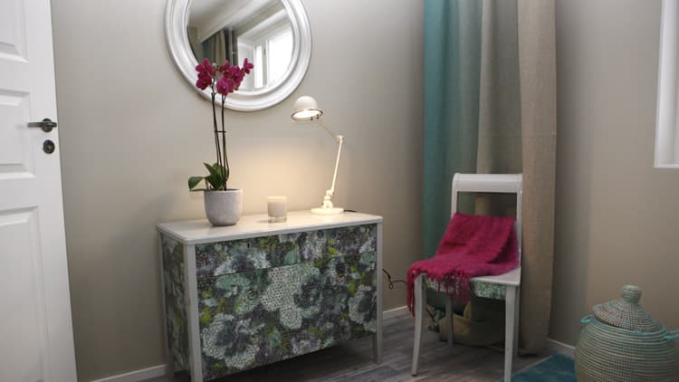 <p data-block-key="1zol9">Uudistamalla vanhoja huonekaluja saa aikaan jotain persoonallista.</p>