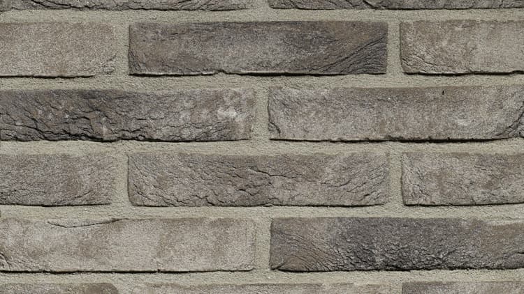 <p data-block-key="zqgni">Antiikkinen, väriltään harmaankirjava Grijs Zwart -uutuustiili täydentää tummien tiilien valikoimaa.</p>