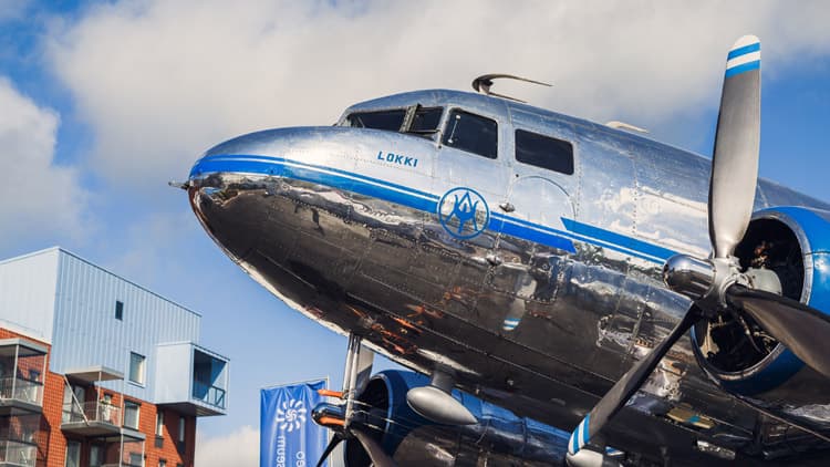 Tule Asuntomessuille - näe aito DC-3