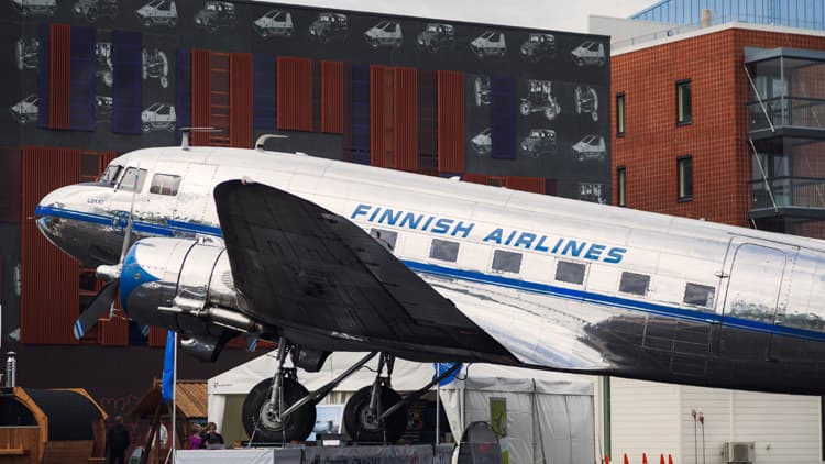 <p data-block-key="l84s0">Pitkällinen kunnostustyö kannatti. Kunnostettu Lokki kiiltelee upeasti auringon paisteessa.</p>