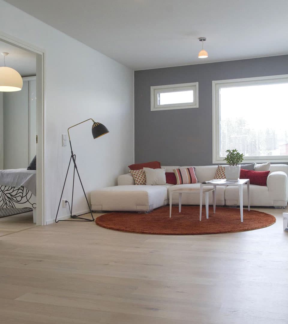 <p data-block-key="0bza9">Yläkerran aula</p>