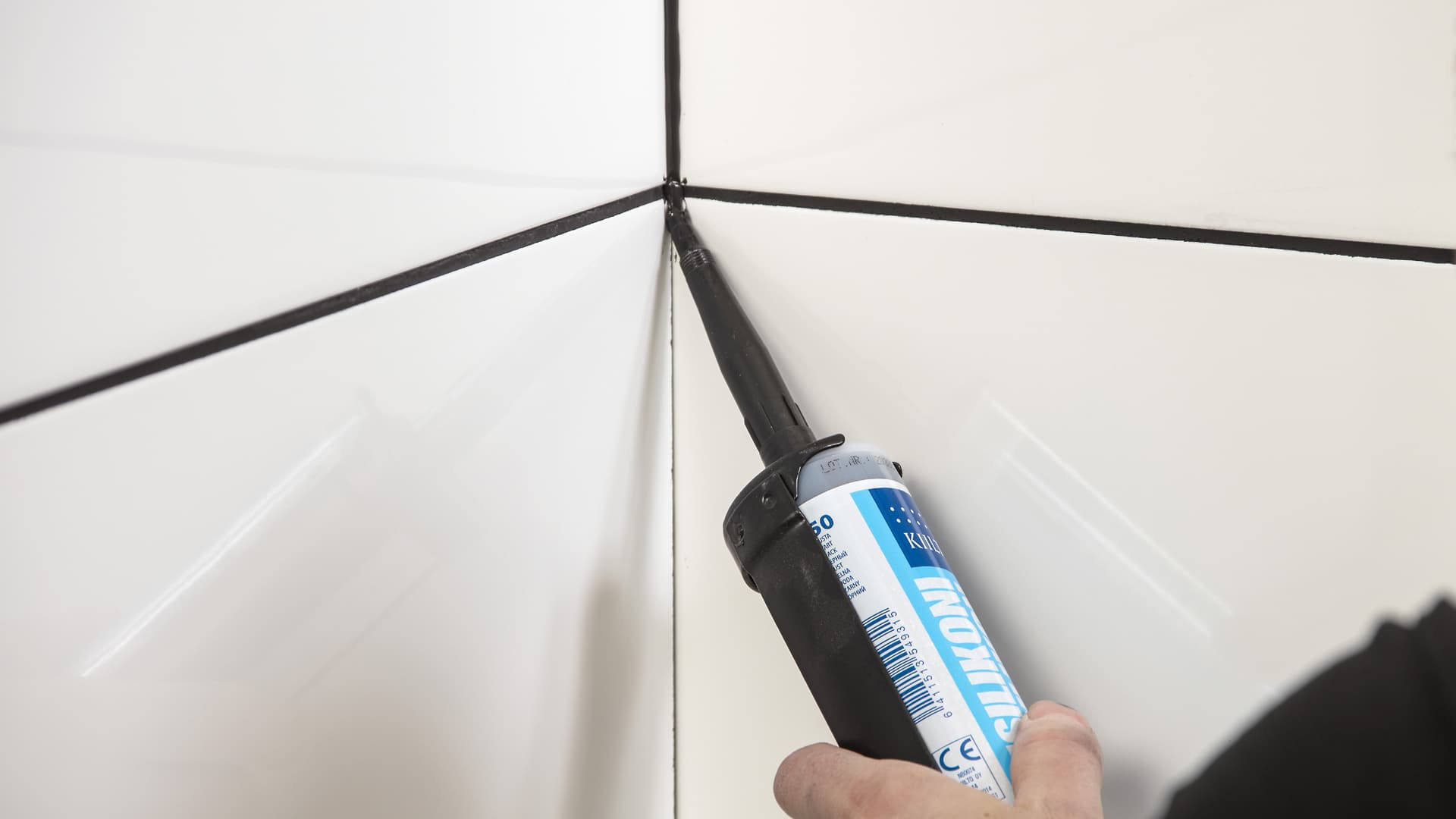 <p data-block-key="1dhi9">Huolehdi märkätilojen silikonisaumojen kunnosta. Kuva Kiilto Oy.</p>