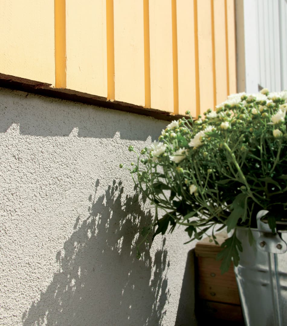 <p data-block-key="eylx2">Sokkeli voidaan huoltokäsitellä. Kuva Tikkurila Oyj.</p>