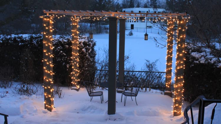 Hyvin huollettu pergola on kaunis silmälle mihin vuodenaikaan tahansa.