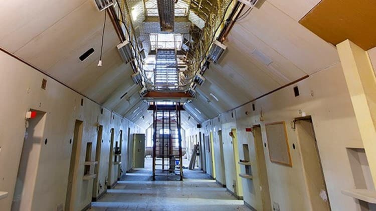 Kakolan vankilaselleistä asunnoiksi