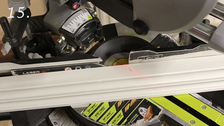 <p data-block-key="vz0pk">Nykyään jiirisahat myydään useimmin laserilla varustettuna. (Kuva Sari Nieminen)</p>