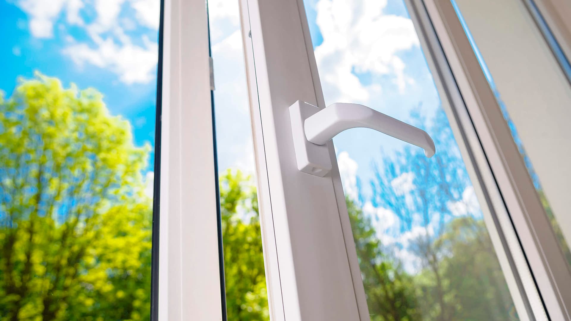 Ikkunoiden ja ovien tiivistäminen