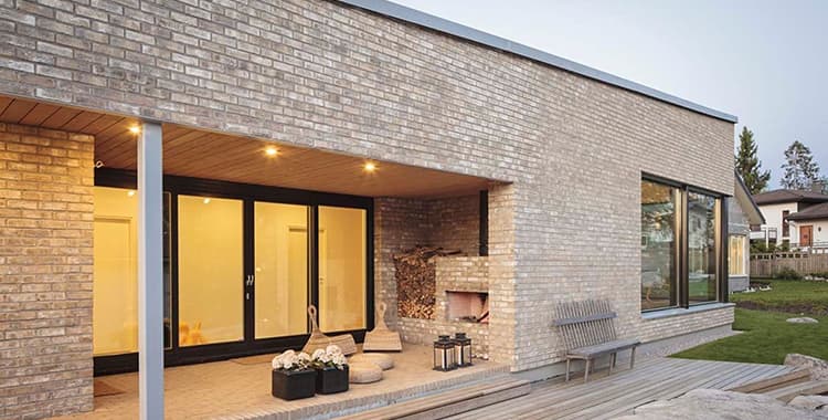 Tee kotisi julkisivusta persoonallinen tiilellä