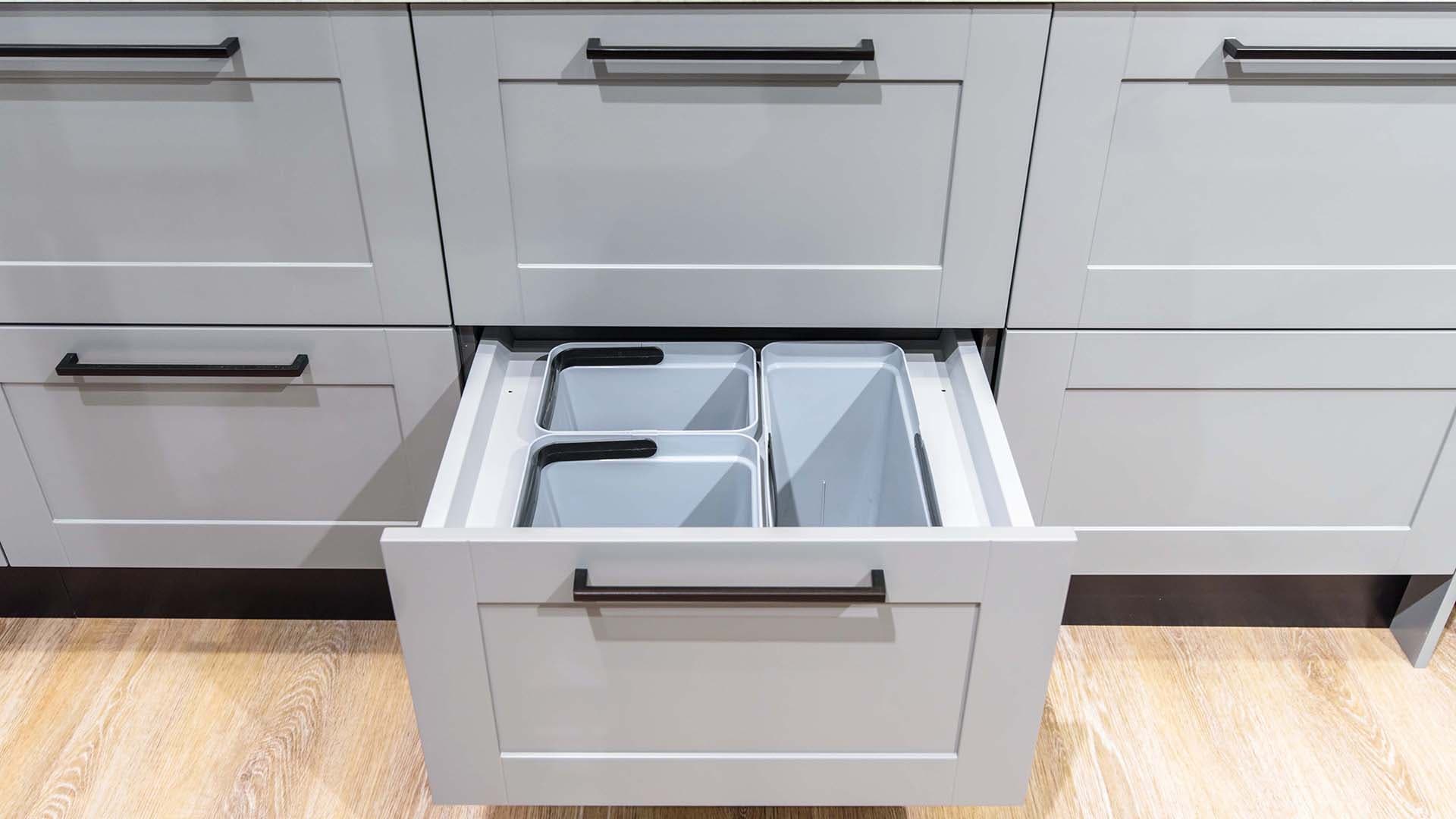 <p data-block-key="lwm3s">Kierrätysastiat kuuluvat nykyaikaiseen keittiöön.</p>