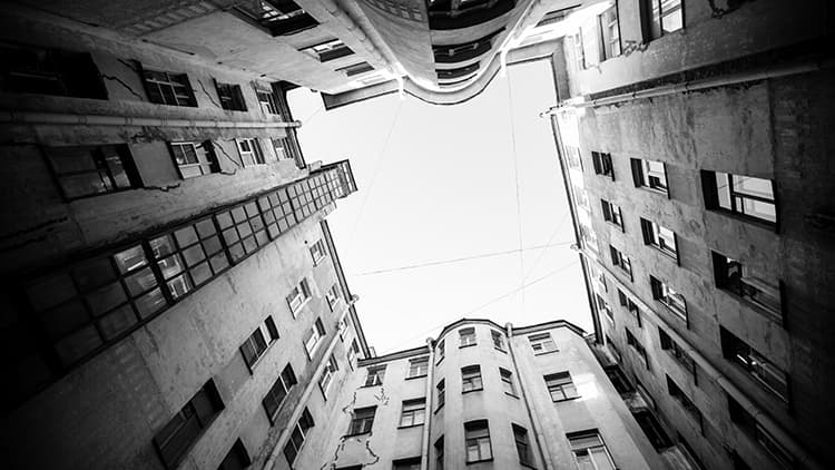 Nyt on aika huolehtia pihan valaistus kuntoon