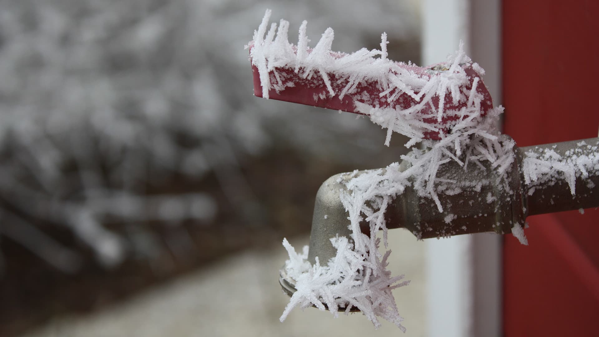 Miksi putket jäätyvät ilman lauhtuessa?