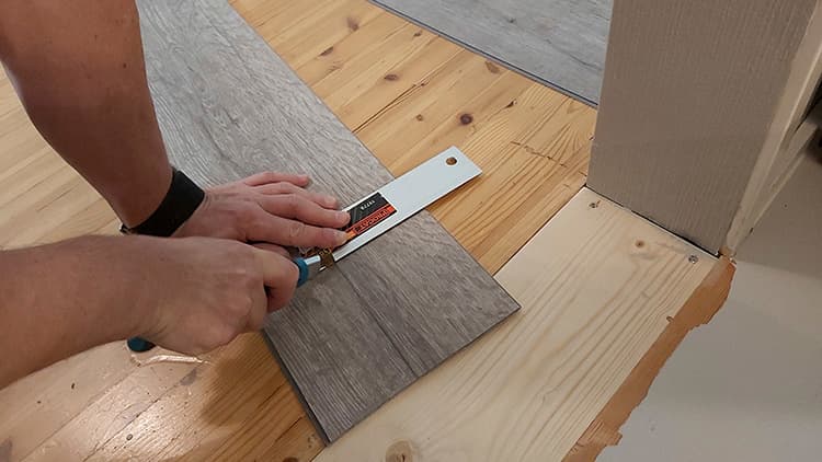Viikon sisustusidea: Mitä laittaa vinyylilankun alle?