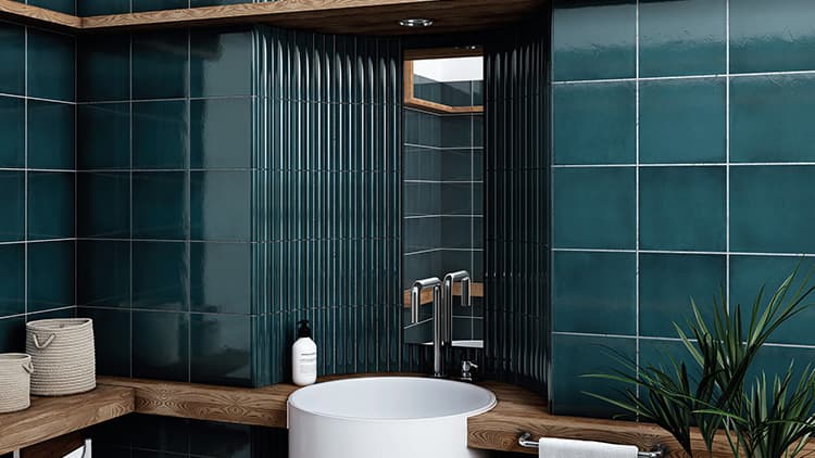 Viikon sisustusidea: Voiko pienen wc:n sisustaa tummilla väreillä?