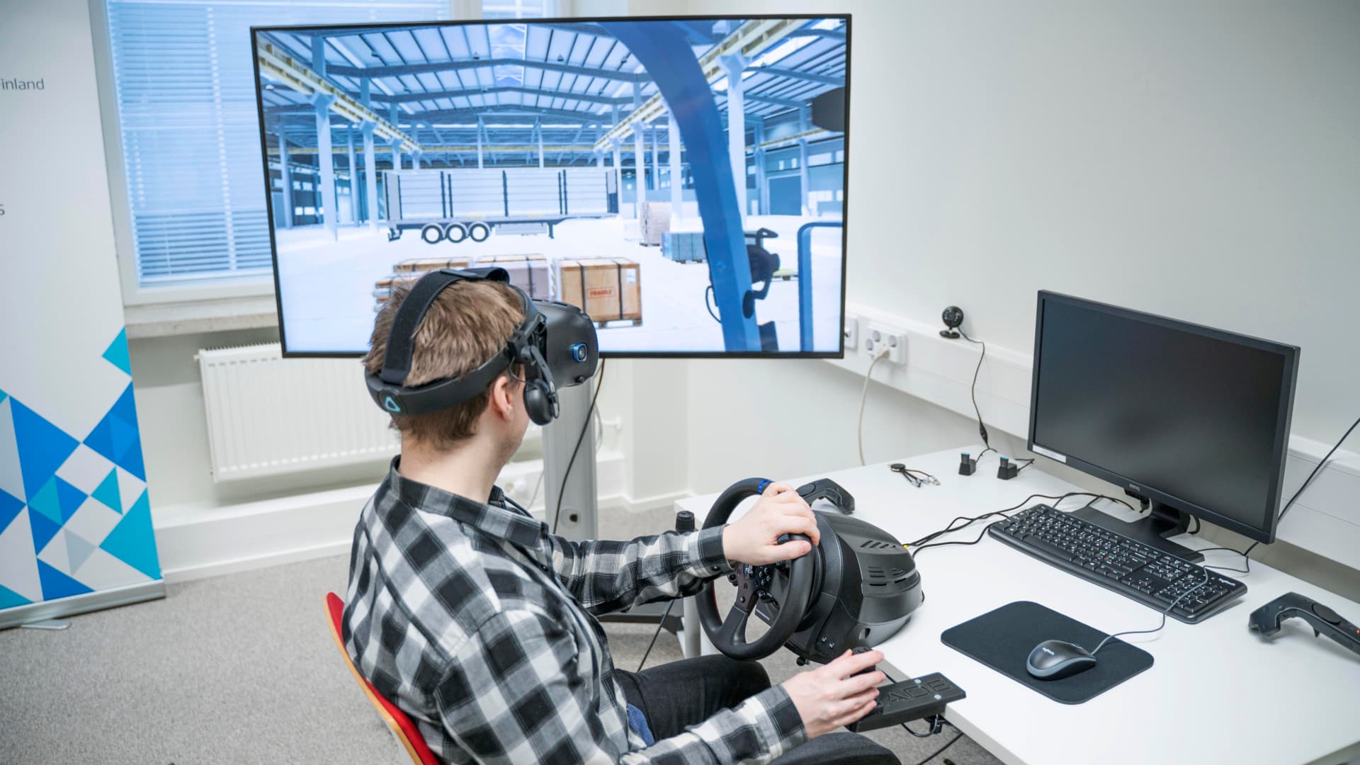 Itseopiskelu yleistyy pätevyyskortti­koulutuksissa - vuorossa muun muassa henkilönostinkortti