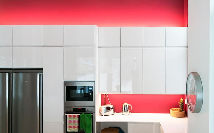 Tasainen ja riittävä työskentelyvalaistus led-nauhavalaistuksella: katso hinta