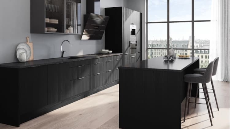 Musta tuo särmää keittiöön