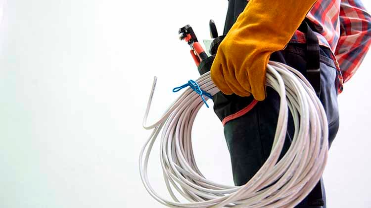 Sähkötekniset laitteet on hyvä uusia ajoissa