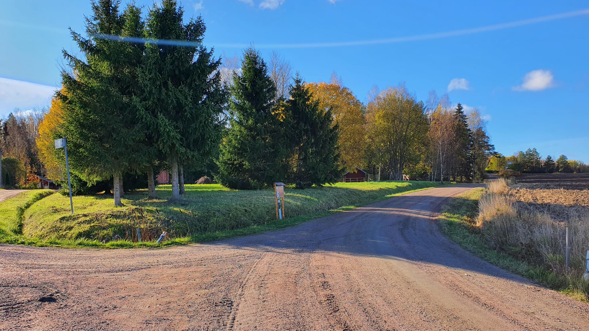 Uusvanha tekniikka käyttöön: Ekokoti syntyy oljesta ja savesta