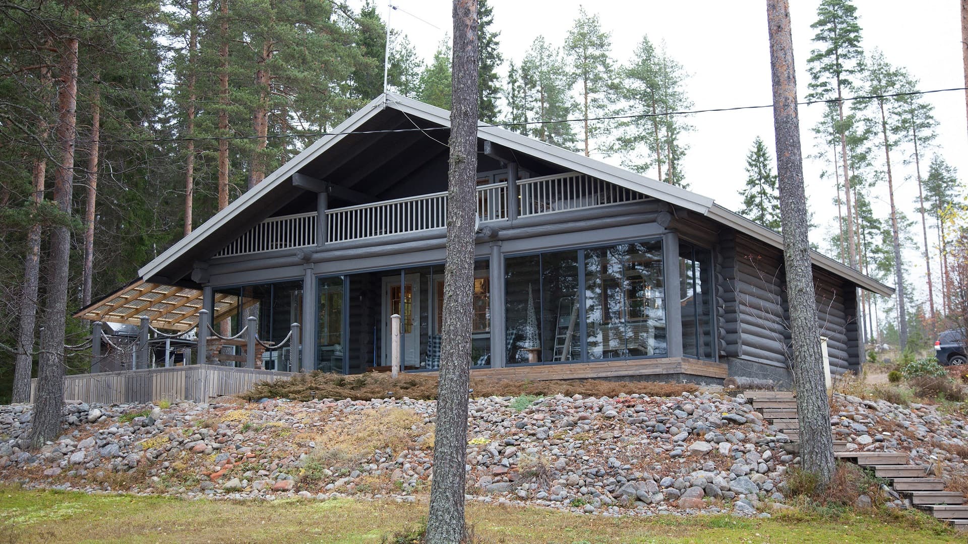 Mökin terassin lasittaminen on järkevää