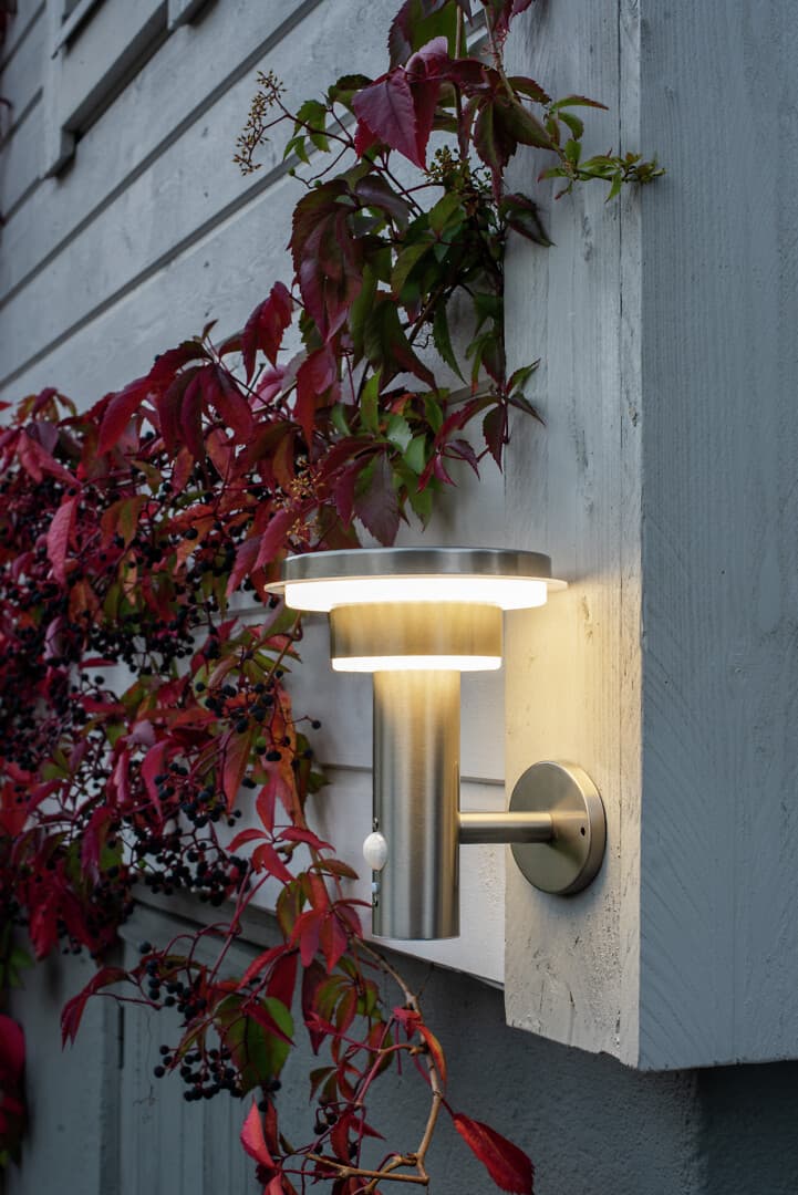 <p data-block-key="67dmy">Valaisimilla muodostat mökkipihalle yhtenäisen valaistuskokonaisuuden.</p>