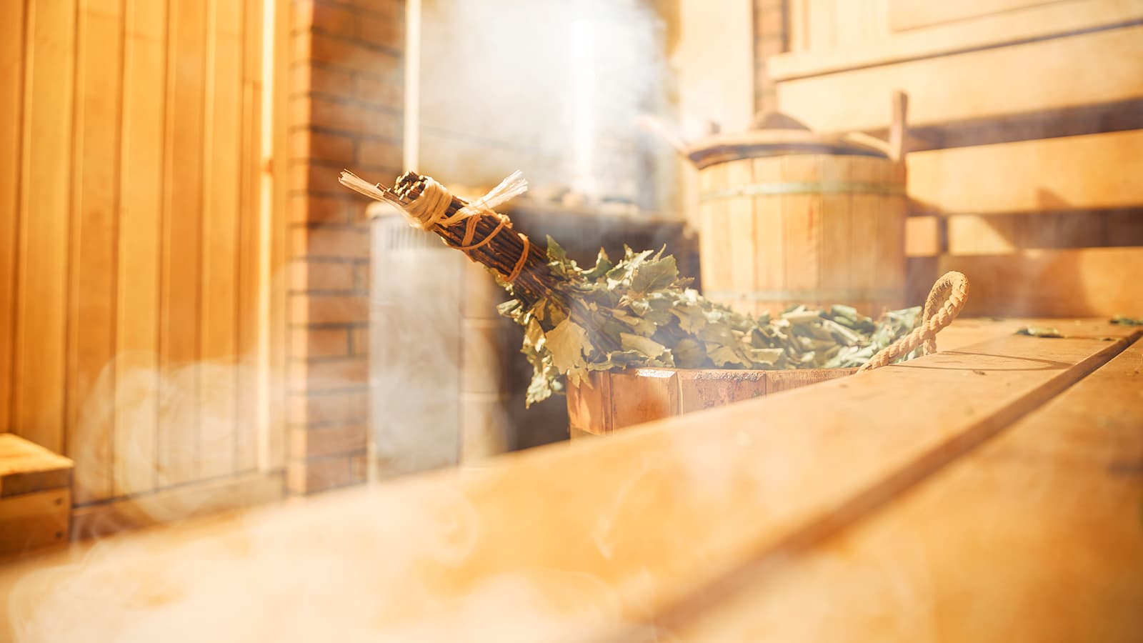 Sauna kuntoon kesällä - parafiiniöljy on parasta saunalle