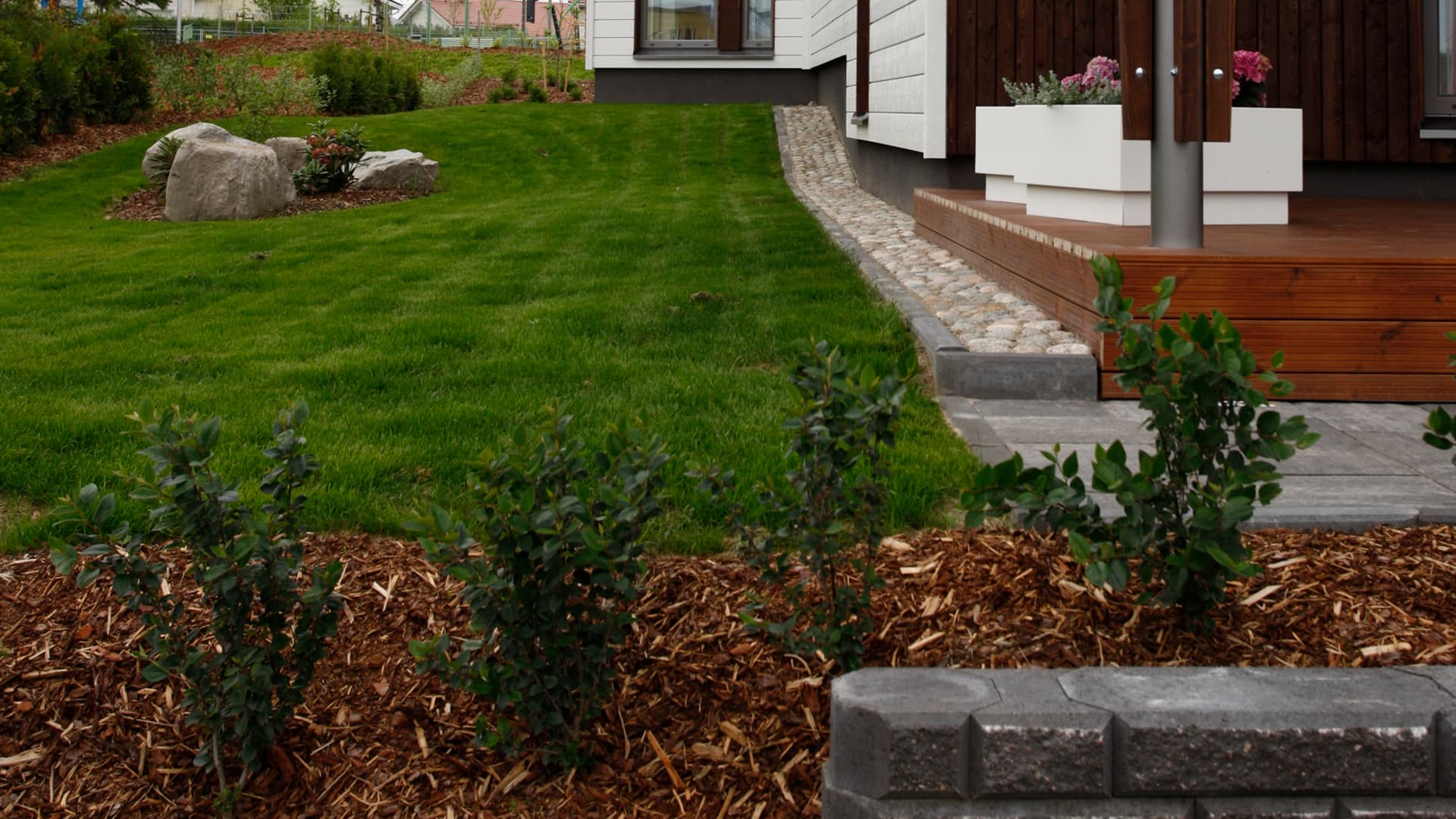 Pohdituttaako perustusten eristäminen ja routaeristys?