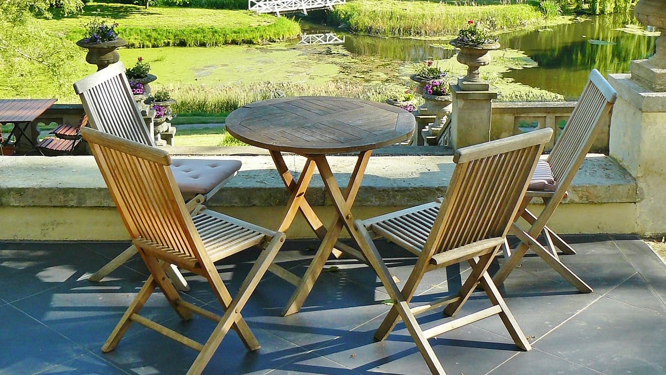 Vinkit ulkokalusteiden kunnostamiseen