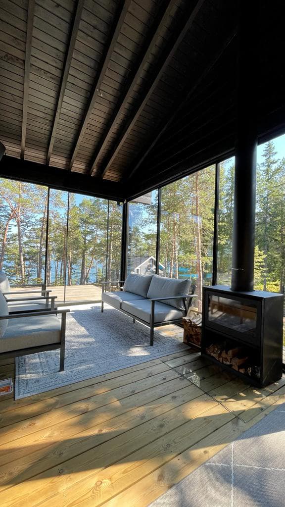 <p data-block-key="1iewb">Tällä terassilla kelpaa istuskella vuoden ympäri.</p>