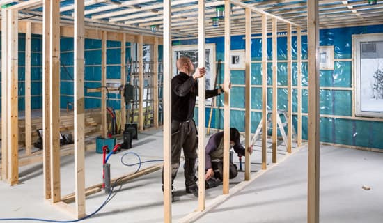 <p data-block-key="6y7aa">Valmiit väliseinärungot näyttävät tältä ennen levytystä.</p>