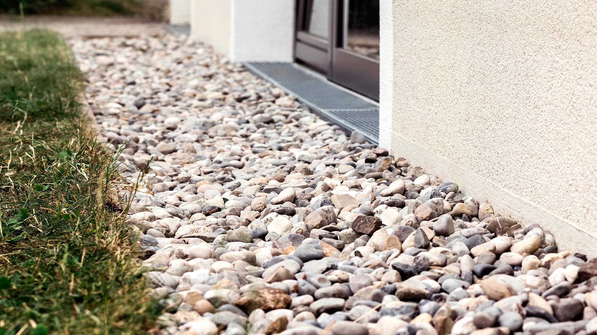 Rintamamiestalon laajennukseen katos