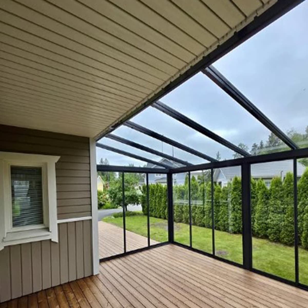 <p data-block-key="y0egh">Huolellisesti toteutettu lasitus sulautuu harmonisesti osaksi kodin arkkitehtuuria.</p>