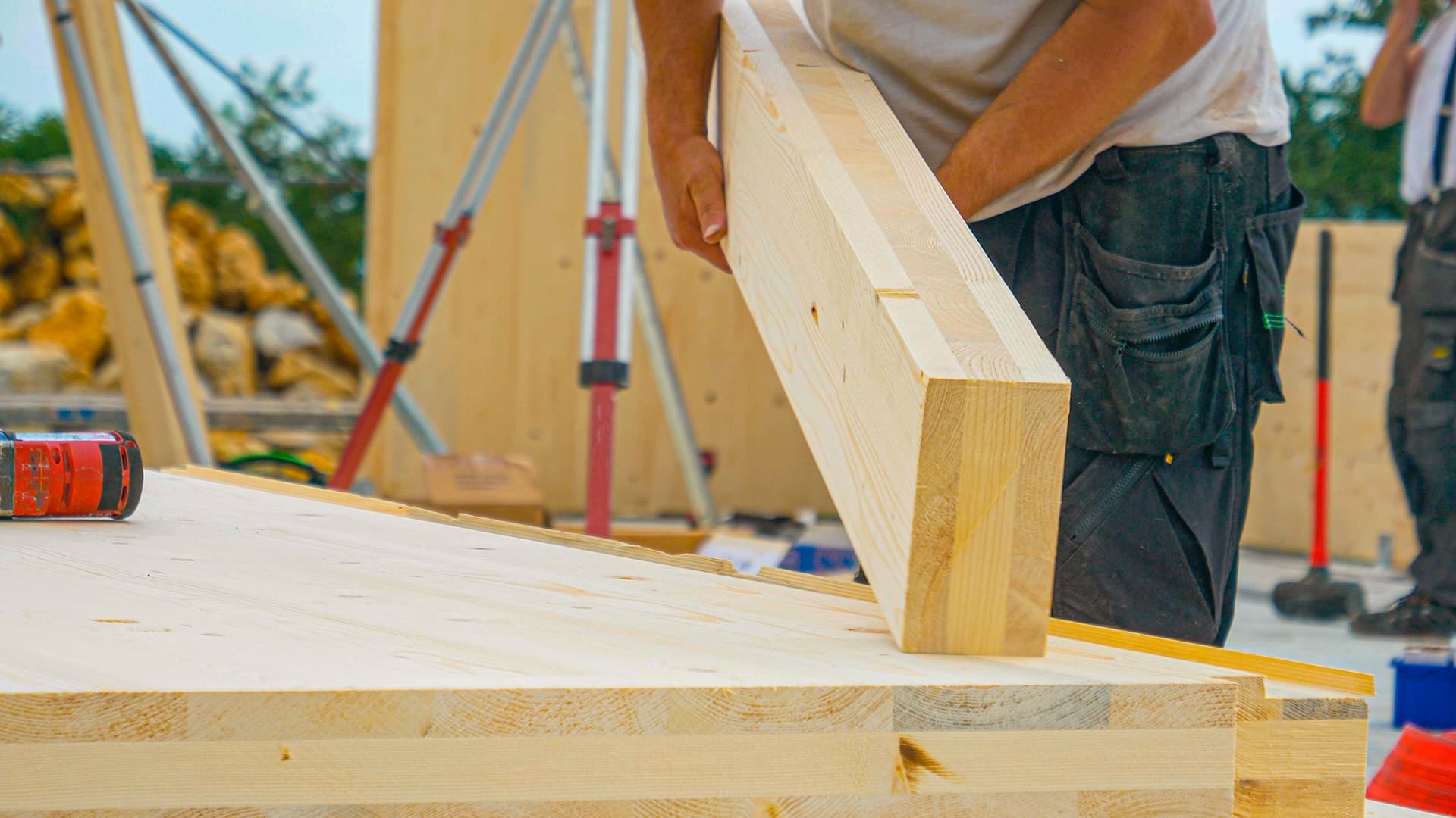 Mitä CLT-rakentaminen on? Kysymyksiä ja vastauksia yhä yleistyvään rakentamistapaan