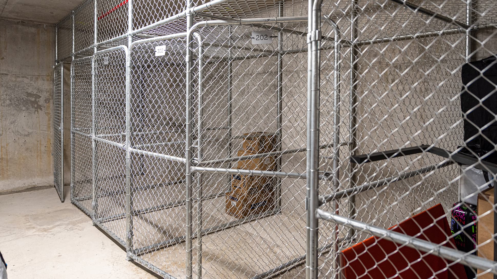 Viikon kysymys: Voiko taloyhtiö ottaa häkkivaraston pois asukkaalta?